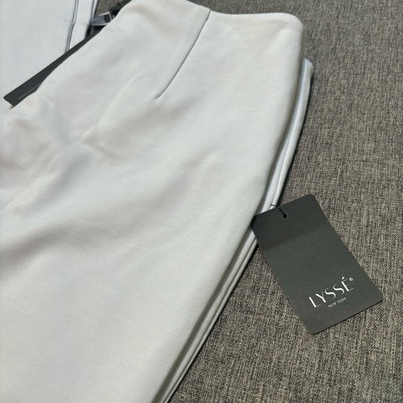 Lyssé Women's Kick Flare Cropped Leggings, White, XL (16-18) - Picture 6 of 9